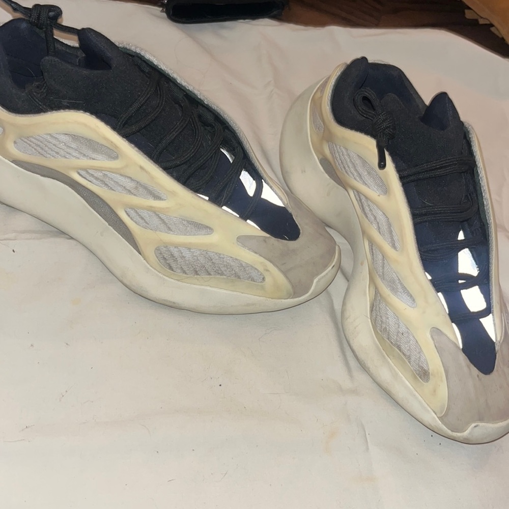 700 Yeezy reflective